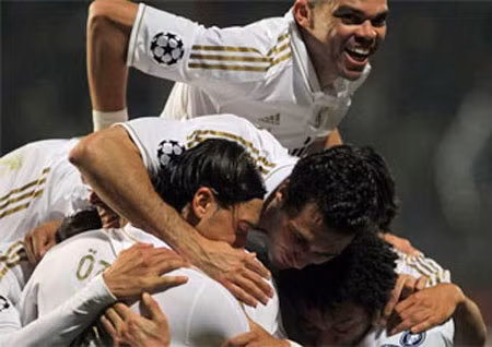 Real có một chiến thắng không đến nỗi khó nhọc trước APOEL.