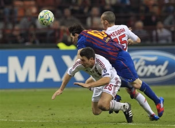 Messi thi đấu tả xung hữu đột.