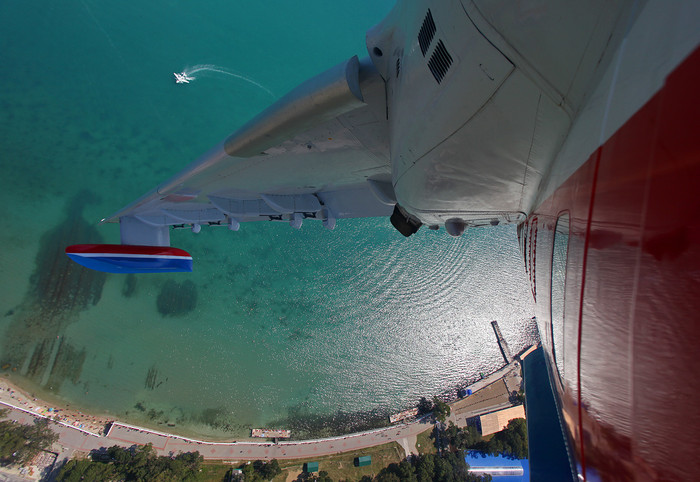 Năm nay, chương trình của triển lãm đã thay đổi phần nào, đã mở rộng gian trưng bày các thủy phi cơ. Cuộc triển lãm được tổ chức tại Trung tâm khoa học kỹ thuật hàng không Beriev ở thành phố Taganrog và sân bay Gelendzhik.