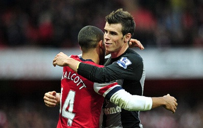 Theo Walcott sẽ gặp lại đồng đội cũ Gareth Bale một lần nữa, nhưng ai sẽ tỏa sáng? Theo Walcott sẽ gặp lại đồng đội cũ Gareth Bale một lần nữa, nhưng ai sẽ tỏa sáng?