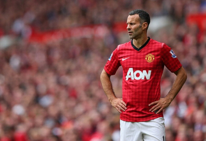 Tiền vệ trái – Ryan Giggs (39): Cần gì phải giới thiệu Giggs nữa?