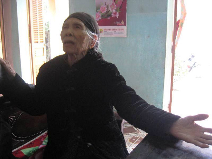 "Nào ngờ để ra nông nỗi này!" - mẹ Huê nói. "Nào ngờ để ra nông nỗi này!" - mẹ Huê nói.