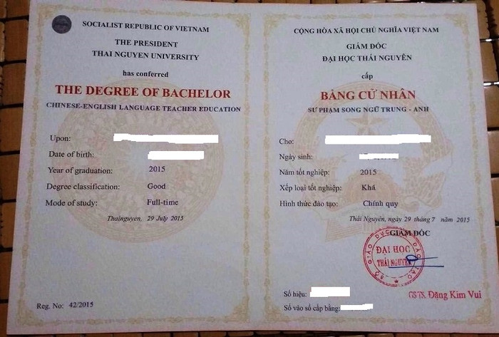 Bằng tốt nghiệp Đại học song ngữ Trung - Anh của Trường Đại học Thái Nguyên (ảnh bạn đọc cung cấp). Bằng tốt nghiệp Đại học song ngữ Trung - Anh của Trường Đại học Thái Nguyên (ảnh bạn đọc cung cấp).