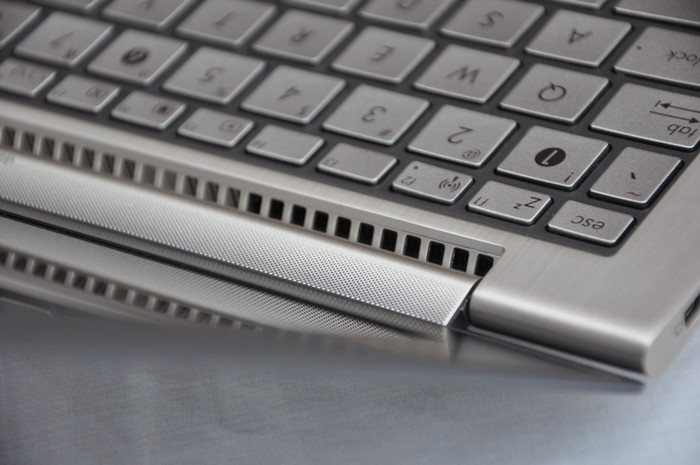 Trải nghiệm Ultrabook "siêu mỏng" Asus Zenbook UX21E ảnh 8