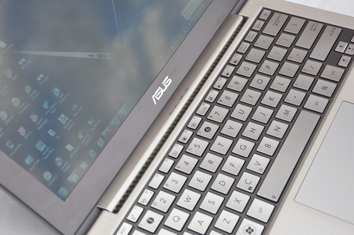 Trải nghiệm Ultrabook "siêu mỏng" Asus Zenbook UX21E ảnh 5