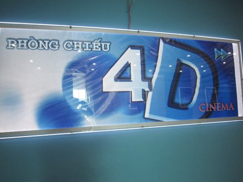 Dịp Tết dương lịch này, Trung tâm chiếu phim Quốc gia tại Hà Nội cũng khai trương phòng chiếu phim 4D cảm giác mạnh, vốn đầu tư lên tới gần 2 triệu USD (khoảng 38 tỷ đồng), với màn hình lớn có diện tích gần 50m2. Rạp sẽ trình chiếu bộ phim đầu tiên là Đường đua ma quái, có độ dài 5 phút với hơn 20 suất chiếu mỗi ngày. Giá vé đồng hạng là 50.000 đồng. Dịp Tết dương lịch này, Trung tâm chiếu phim Quốc gia tại Hà Nội cũng khai trương phòng chiếu phim 4D cảm giác mạnh, vốn đầu tư lên tới gần 2 triệu USD (khoảng 38 tỷ đồng), với màn hình lớn có diện tích gần 50m2. Rạp sẽ trình chiếu bộ phim đầu tiên là Đường đua ma quái, có độ dài 5 phút với hơn 20 suất chiếu mỗi ngày. Giá vé đồng hạng là 50.000 đồng.