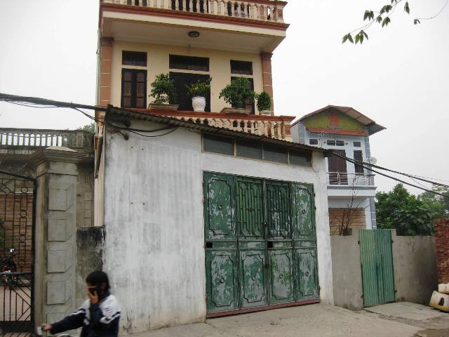 Nhưng ngôi nhà nhiều ngày nay luôn khóa chặt cửa