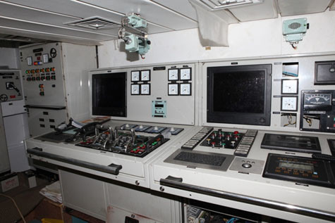 Buồng lái của tàu thủy văn Makar cũng rất tiện nghi và hiện đại