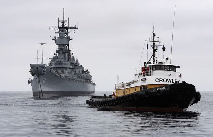 Từng phục vụ trong quân đội Mỹ 6 thập kỷ qua, chiến hạm USS Iowa chở cố Tổng thống Franklin Roosevelt đi khắp Đại Tây Dương để có những cuộc gặp lịch sử với Thủ tướng Anh Winston Churchill và lãnh đạo Liên Xô Josef Stalin trong Thế chiến II. Từng phục vụ trong quân đội Mỹ 6 thập kỷ qua, chiến hạm USS Iowa chở cố Tổng thống Franklin Roosevelt đi khắp Đại Tây Dương để có những cuộc gặp lịch sử với Thủ tướng Anh Winston Churchill và lãnh đạo Liên Xô Josef Stalin trong Thế chiến II.