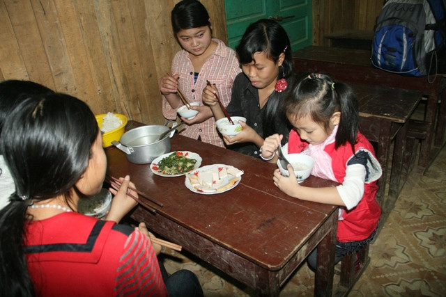 "Ước mơ nhìn Ca sĩ, Hoa hậu, Nhà báo bằng xương bằng thịt" ảnh 3 "Ước mơ nhìn Ca sĩ, Hoa hậu, Nhà báo bằng xương bằng thịt" ảnh 3