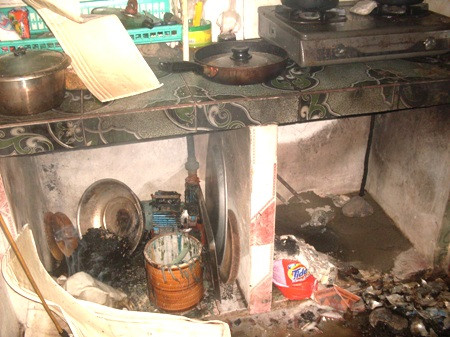 Nguy cơ nói trên có thể xảy ra do những “lỗ hổng” về nhận thức trong thói quen mua bán, sử dụng gas của người tiêu dùng. Nguy cơ nói trên có thể xảy ra do những “lỗ hổng” về nhận thức trong thói quen mua bán, sử dụng gas của người tiêu dùng.