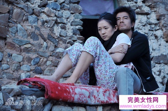 Trong phim, Quách Phú Thành vào vai một thầy giáo tiểu học mắc AIDS Triệu Đắc Ý bị thuyên chuyển từ thành phố về nông thôn. Tại đây, anh gặp và yêu nhân vật của Chương Tử Di - cũng là một người bị AIDS tên Cầm Cầm.