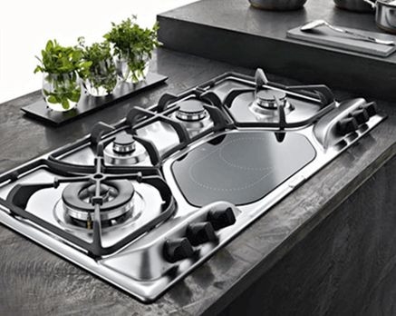 Hãy đặt bình gas nơi thông thoáng. Khi có rò rỉ, gas sẽ phát tán đi, tránh nguy cơ nổ bùng... Hãy đặt bình gas nơi thông thoáng. Khi có rò rỉ, gas sẽ phát tán đi, tránh nguy cơ nổ bùng...