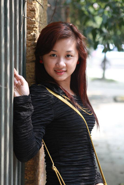 Sinh ra và lớn lên trên mảnh đất Sơn La, nên Yến Linh đã để lại cho những người bạn ở Hà Nội, hay trên các sàn diễn một ấn tượng mạnh về một cô gái Sơn La. Sinh ra và lớn lên trên mảnh đất Sơn La, nên Yến Linh đã để lại cho những người bạn ở Hà Nội, hay trên các sàn diễn một ấn tượng mạnh về một cô gái Sơn La.