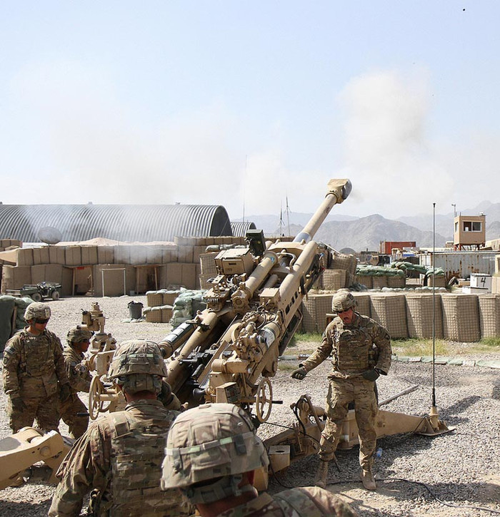 Pháo binh Tiểu đoàn 3, quân đội Mỹ chuẩn bị khai hỏa tại tỉnh Khowst, Afghanistan.