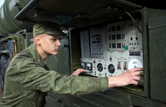 Huấn luyện sẵn sàng chiến đấu tại một đơn vị tên lửa S-400 của quân đội Nga.