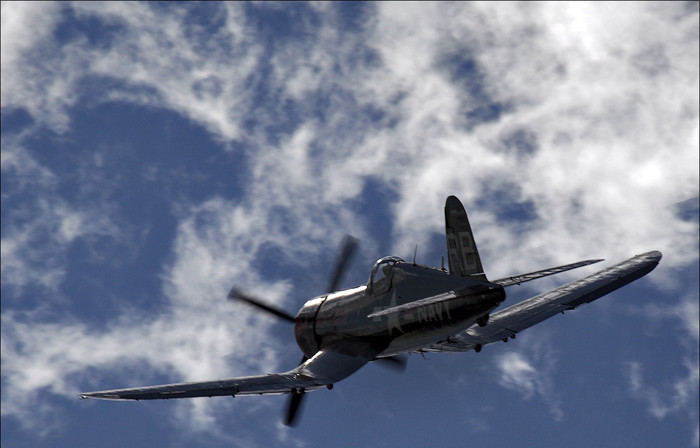 Buổi trình diễn cũng sẽ có sự hiện diện của các máy bay từ Chiến tranh thế giới thứ nhất và thứ hai. Buổi trình diễn cũng sẽ có sự hiện diện của các máy bay từ Chiến tranh thế giới thứ nhất và thứ hai.