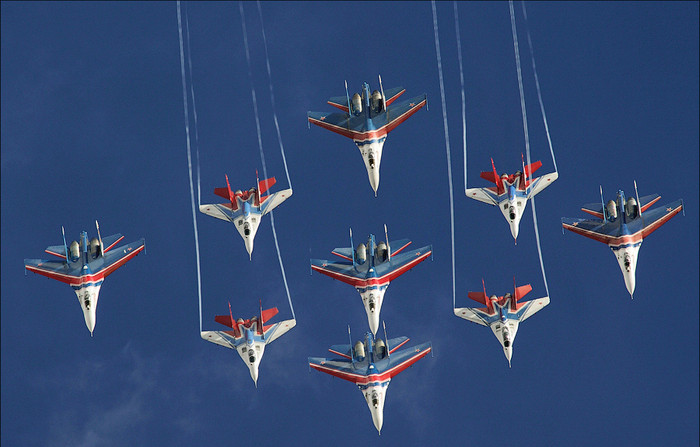 Và không thể thiếu sự có mặt của Phi đội nổi tiếng Hiệp sĩ Nga. Và không thể thiếu sự có mặt của Phi đội nổi tiếng Hiệp sĩ Nga.