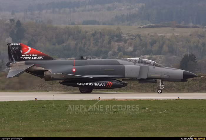 Được đặt tên là Terminator 2020, chiếc máy bay được tối ưu hóa cho các phi vụ tấn công mặt đất với tên lửa AGM-142 Popeye/Have Nap, cụm định vị mục tiêu Litening-II, và khả năng mang các kiểu tên lửa AGM-65D/G Maverick, AGM-88 HARM, bom GBU-8 HOBOS, bom dẫn đường bằng laser, bom thông thường và bom chùm cho các phi vụ tấn công mặt đất, trong khi vẫn giữ lại khả năng phóng các tên lửa không-đối-không AIM-7 Sparrow và AIM-9 Sidewinder. Được đặt tên là Terminator 2020, chiếc máy bay được tối ưu hóa cho các phi vụ tấn công mặt đất với tên lửa AGM-142 Popeye/Have Nap, cụm định vị mục tiêu Litening-II, và khả năng mang các kiểu tên lửa AGM-65D/G Maverick, AGM-88 HARM, bom GBU-8 HOBOS, bom dẫn đường bằng laser, bom thông thường và bom chùm cho các phi vụ tấn công mặt đất, trong khi vẫn giữ lại khả năng phóng các tên lửa không-đối-không AIM-7 Sparrow và AIM-9 Sidewinder.