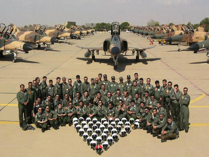 Máy bay F-4 của Không quân Cộng hòa Hồi giáo Iran. Máy bay F-4 của Không quân Cộng hòa Hồi giáo Iran.