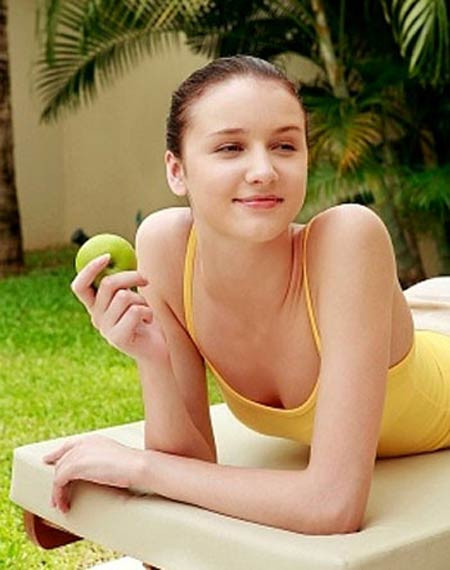 5. Trẻ lâu sống thọ: Các nghiên cứu chỉ ra, người thường xuyên hôn sống lâu hơn người bình thường là 5 năm.