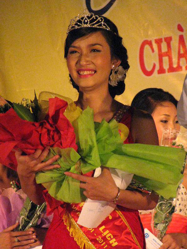 Nguyễn Thị Minh Mùi đăng quang danh hiệu Miss Cao đẳng Nội vụ năm 2011 Nguyễn Thị Minh Mùi đăng quang danh hiệu Miss Cao đẳng Nội vụ năm 2011