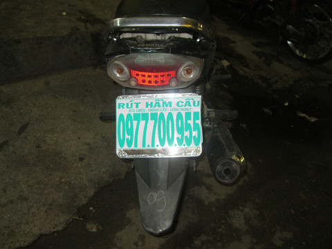 Chủ nhân vừa vào nhà được 2 phút.