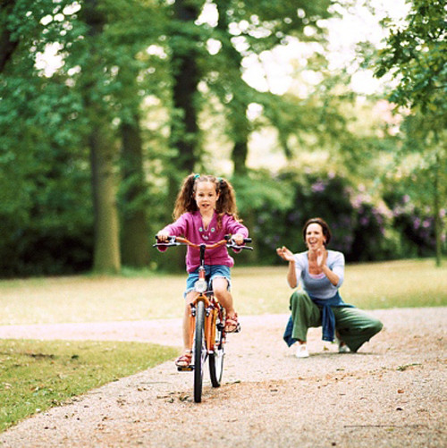 Thể thao là một trong những hoạt động tốt nhất giúp các bé gái tăng trưởng và phát triển chiều cao tối ưu của mình. Ảnh minh họa