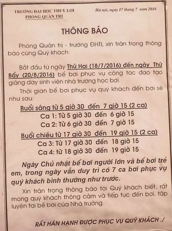 Bảng thông báo lịch bơi cho khách hàng có nhu cầu của trường ĐH Thủy Lợi (Ảnh MC) Bảng thông báo lịch bơi cho khách hàng có nhu cầu của trường ĐH Thủy Lợi (Ảnh MC)