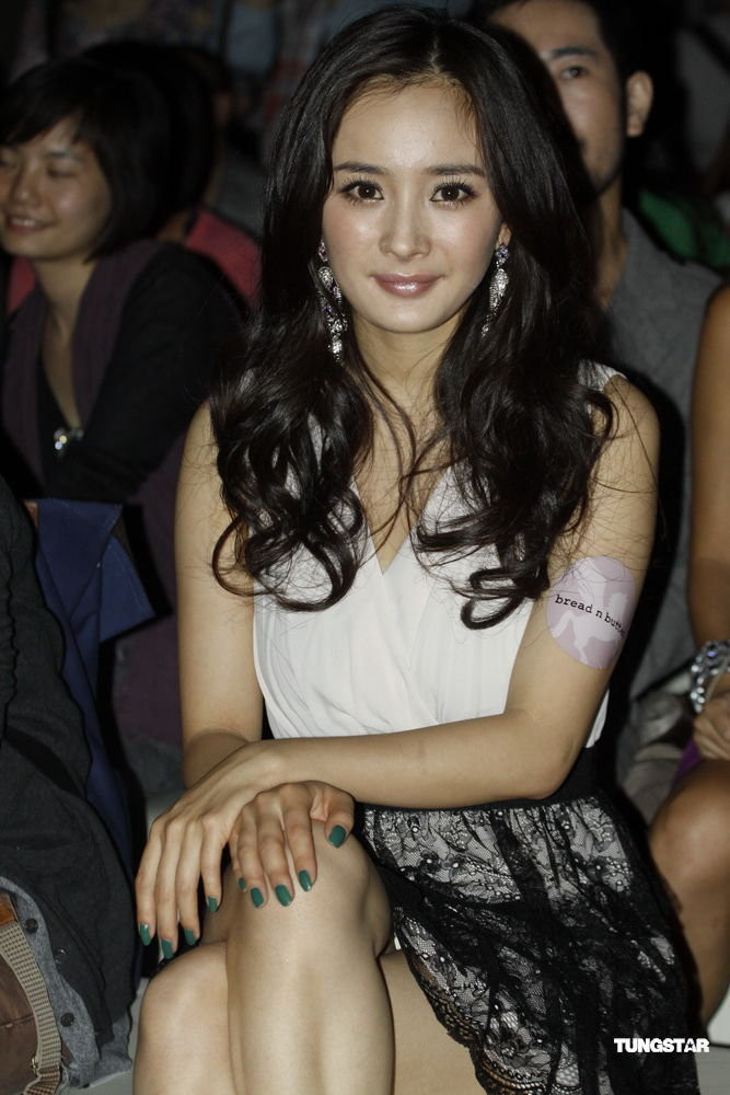 Theo như thông báo, Dương Mịch đã hoàn thành xuất sắc vai diễn của mình. Tuy nhiên, cho đến nay, dù bộ phim đã bước vào giai đoạn hậu kỳ nhưng hình ảnh của Dương Mịch trong Đông Thành Tây Tựu vẫn được giữ kín tuyệt đối. Theo như thông báo, Dương Mịch đã hoàn thành xuất sắc vai diễn của mình. Tuy nhiên, cho đến nay, dù bộ phim đã bước vào giai đoạn hậu kỳ nhưng hình ảnh của Dương Mịch trong Đông Thành Tây Tựu vẫn được giữ kín tuyệt đối.