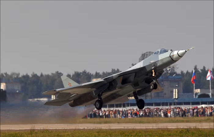 Tàng hình cơ thế hệ 5 Sukhoi T-50.