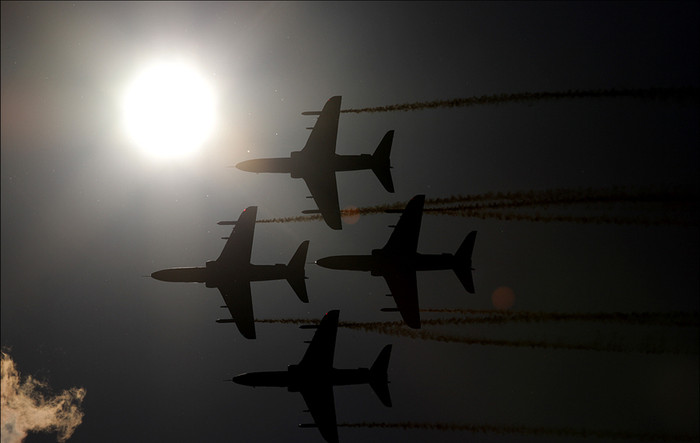 Đây là lần đầu tiên đội nhào lộn trên không Midnight Hawk. Của Phần Lan tham gia biểu diễn tạ Nga. Đây là lần đầu tiên đội nhào lộn trên không Midnight Hawk. Của Phần Lan tham gia biểu diễn tạ Nga.