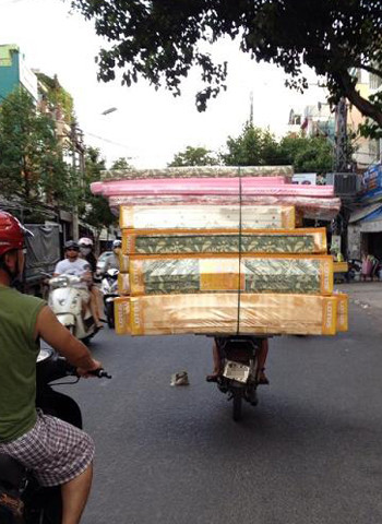 Chụp tại phố Ông Ích Khiêm, Đà Nẵng. Ảnh: Trịnh Như Xá Chụp tại phố Ông Ích Khiêm, Đà Nẵng. Ảnh: Trịnh Như Xá