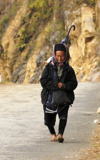 Trên đường đi chợ về Trên đường đi chợ về