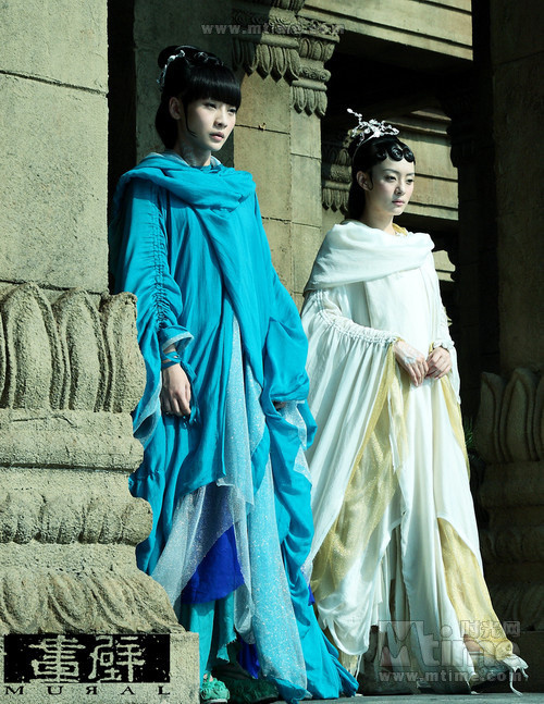 Dưới sự cai quản của Cô Cô, mọi người không được phép nói đến chuyện tình cảm Dưới sự cai quản của Cô Cô, mọi người không được phép nói đến chuyện tình cảm