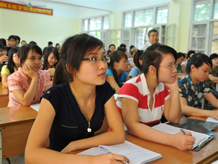 Trở thành sinh viên tài chính, kinh tế, công nghệ đang là mong muốn của hầu hết học sinh? Ảnh: Hồng Vĩnh. Trở thành sinh viên tài chính, kinh tế, công nghệ đang là mong muốn của hầu hết học sinh? Ảnh: Hồng Vĩnh.