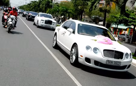 Dàn siêu xe gây trong đám cưới của hotgirl Quỳnh Chi