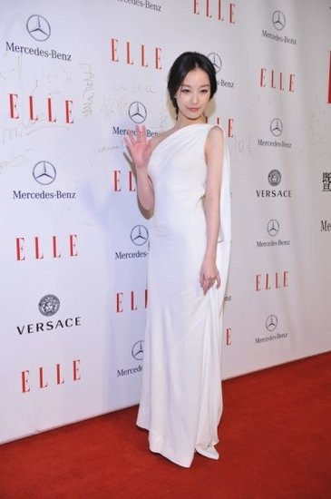 Chỉ mới nổi tiếng chưa đầy một năm nhưng Nghê Ny đã rất nhanh được các tạp chí thời trang biết đến, sự phủ sóng của cô trên các tạp chí nổi tiếng như Ella, Cosmopotitan, Vogue đến Harper's Bazaar không hề thua kém các đàn chị của mình. Chỉ mới nổi tiếng chưa đầy một năm nhưng Nghê Ny đã rất nhanh được các tạp chí thời trang biết đến, sự phủ sóng của cô trên các tạp chí nổi tiếng như Ella, Cosmopotitan, Vogue đến Harper's Bazaar không hề thua kém các đàn chị của mình.