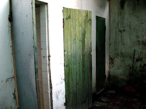 Nhà vệ sinh ĐH Kinh tế Kỹ thuật Công nghiệp Nhà vệ sinh ĐH Kinh tế Kỹ thuật Công nghiệp