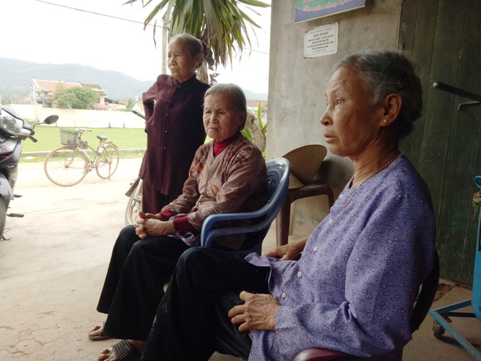 Từ người già đến trẻ trong thôn, xóm đều không đồng tình, nhất trí với việc xây dựng khu nghĩa trang An Phúc Viên (ảnh nguồn Giáo dục Việt Nam)