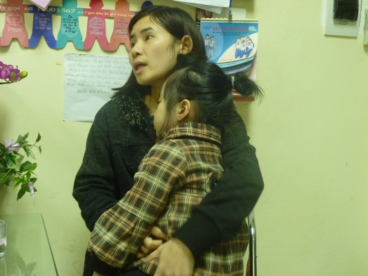 Điều ấy chỉ có sức mạnh của tình mẫu tử mới làm cho quá khứ buồn đau qua đi và mẹ con chị Lý sẽ đón nhận một tương lai tươi sáng rộng mở ở phía trước... Điều ấy chỉ có sức mạnh của tình mẫu tử mới làm cho quá khứ buồn đau qua đi và mẹ con chị Lý sẽ đón nhận một tương lai tươi sáng rộng mở ở phía trước...