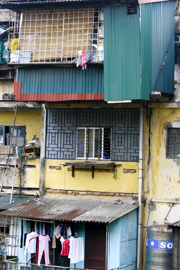 "Chuồng chim" trên, "chuồng cọp" dưới