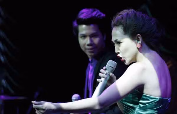 Nguyên Thảo song ca cùng ca sĩ Hòa Trần rất ăn ý