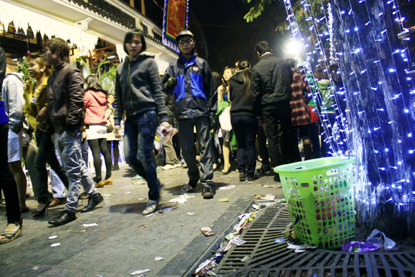 Rác có mặt tại khắp mọi nơi...