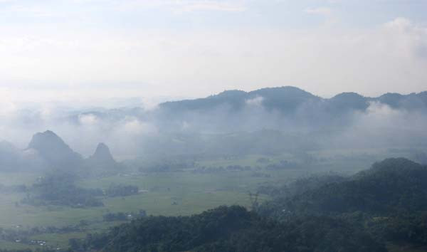 Thung Mây quanh năm mây bao phủ mang màu sắc huyền bí của xứ sở thần tiên