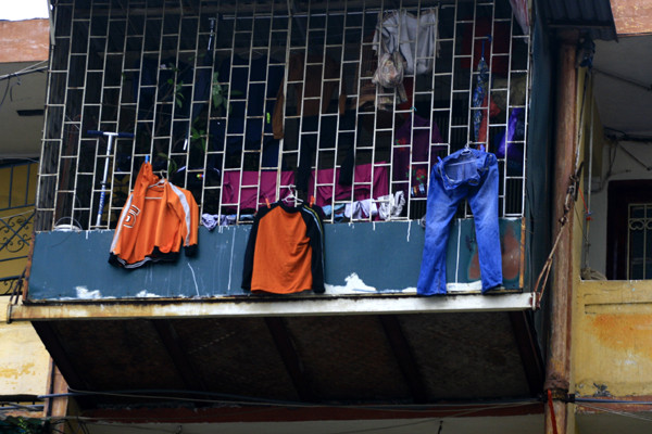 "Chuồng cọp" cũng được tận dụng triệt để làm sao phơi quần áo mau khô nhất "Chuồng cọp" cũng được tận dụng triệt để làm sao phơi quần áo mau khô nhất