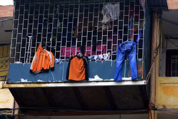 "Chuồng cọp" cũng được tận dụng triệt để làm sao phơi quần áo mau khô nhất "Chuồng cọp" cũng được tận dụng triệt để làm sao phơi quần áo mau khô nhất