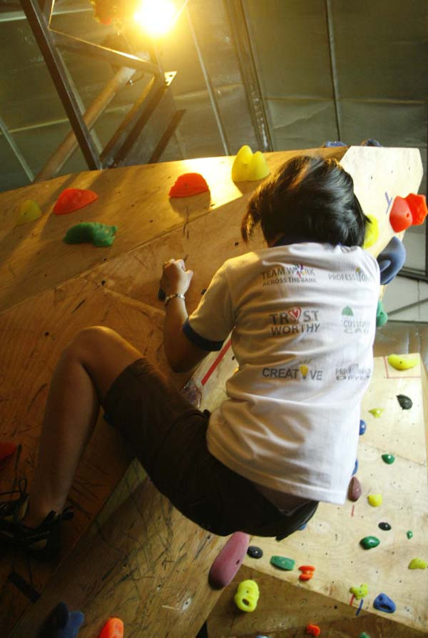 Sự khéo léo của các bạn nữ không hề thua kém nam giới chút nào Sự khéo léo của các bạn nữ không hề thua kém nam giới chút nào