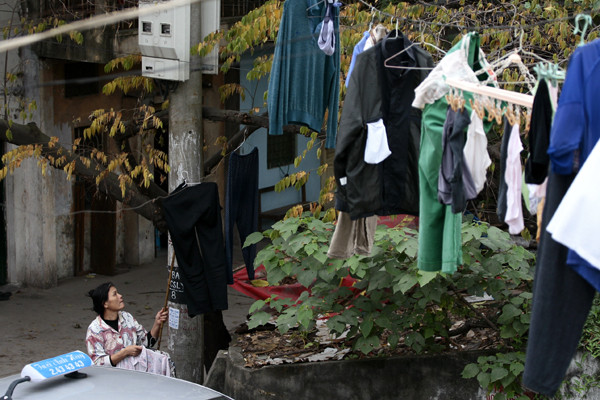 Những cảnh tượng nhếch nhác này diễn ra khá phổ biến ở trên nhiều tuyến phố Hà Nội Những cảnh tượng nhếch nhác này diễn ra khá phổ biến ở trên nhiều tuyến phố Hà Nội