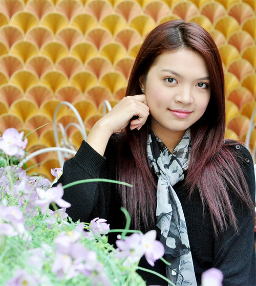 Tân hoa khôi SV 'cũng từng ngựa non háu đá'